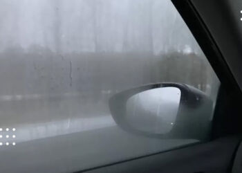 Як запобігти запотіванню вікон у авто: прості лайфхаки
