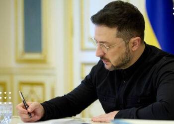 Працівників, які оголошені у розшук ТЦК, зможуть забронювати: Зеленський підписав закон