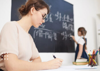 Підвищення зарплат учителям під загрозою: Кабмін не підтримав правки до бюджету-2026