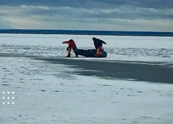 провалилися під лід