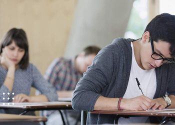 стипендії студенти