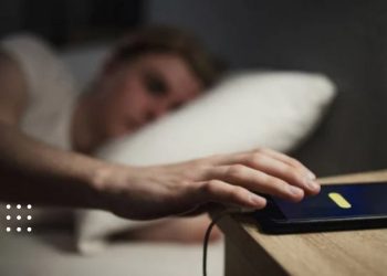 заряджання телефону вночі