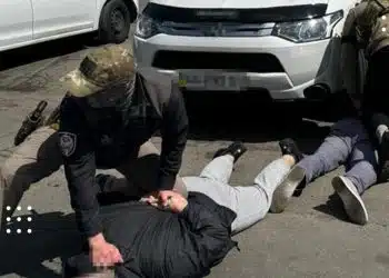 На Київщині очільники благодійних фондів продавали ухилянтам «бронь» та втечу за кордон за 16 тисяч доларів, – СБУ