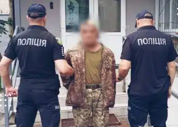 військовий застрелив жінку і побратима