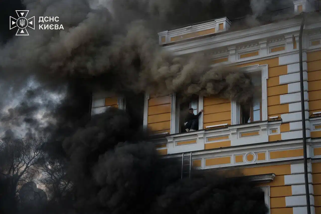удар росіян по будівлі НАН у Києві