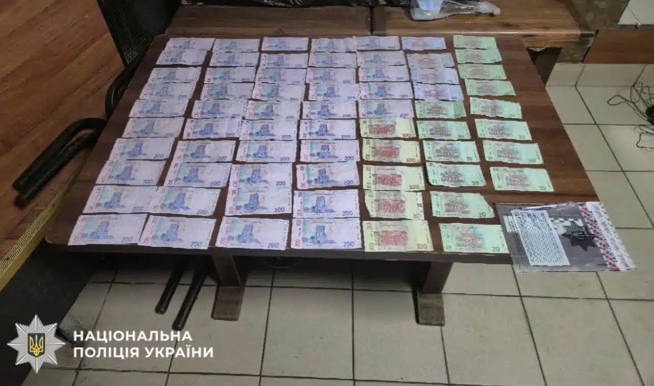 У Переяславі та в районі поліція викрила підпільні гральні зали: вилучено компʼютерну техніку — фото 5