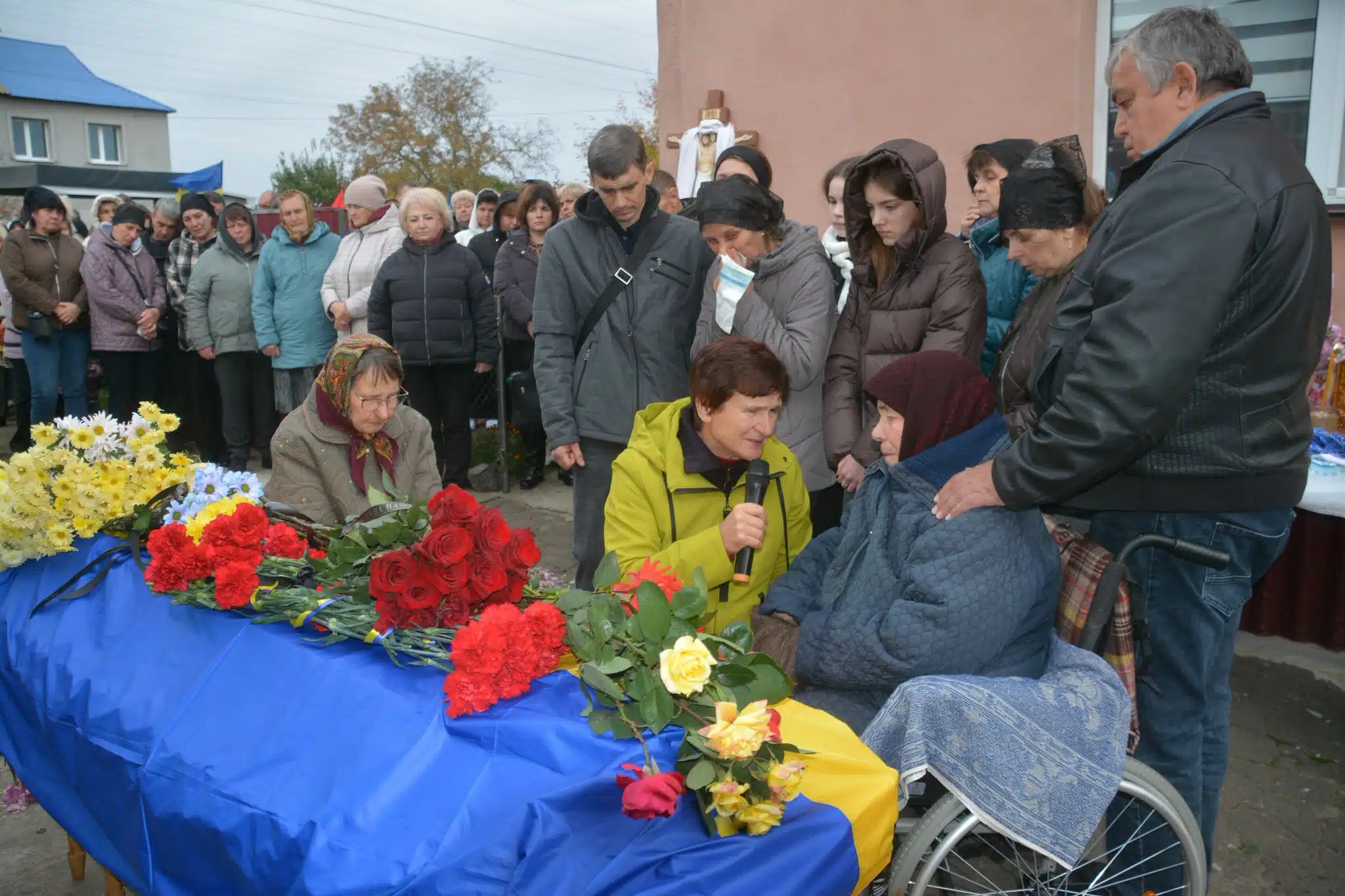 Онучки не дочекалися улюбленого дідуся: на Переяславщині провели в останню путь 55-річного Героя Андрія Бутовича — фото 5