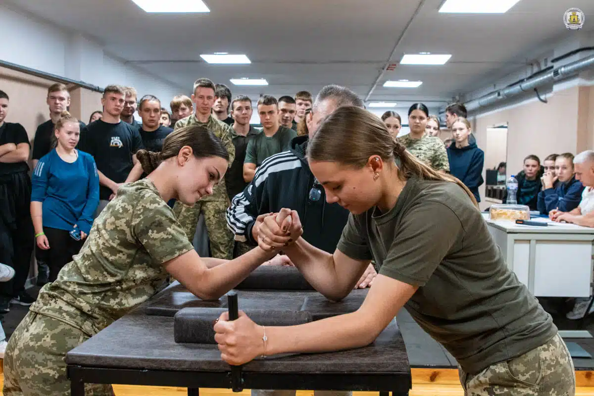 В Університеті визначили кращих з армрестлінгу та гирьового спорту: серед переможців – учасники «Сильні Переяслава» — фото 6