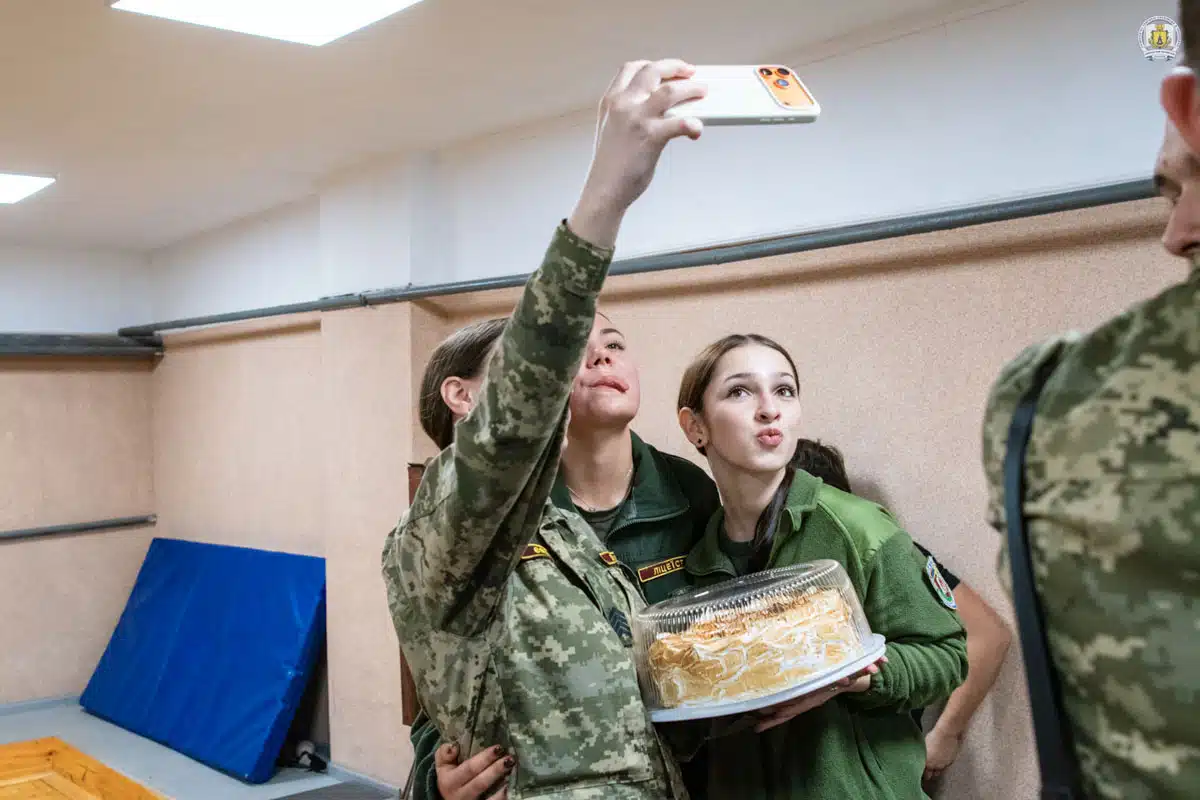В Університеті визначили кращих з армрестлінгу та гирьового спорту: серед переможців – учасники «Сильні Переяслава» — фото 8