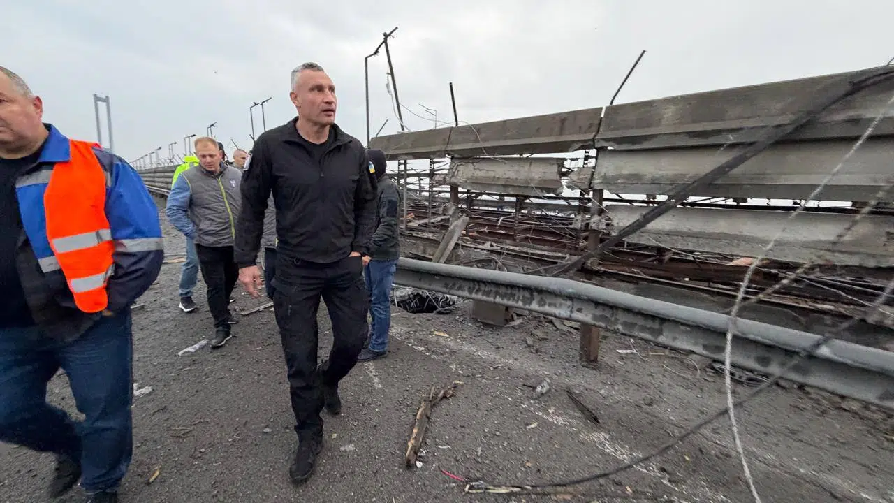 Наслідки атаки на Південний міст: що відомо про стан конструкцій та водні переправи за 1 млрд грн — фото 2