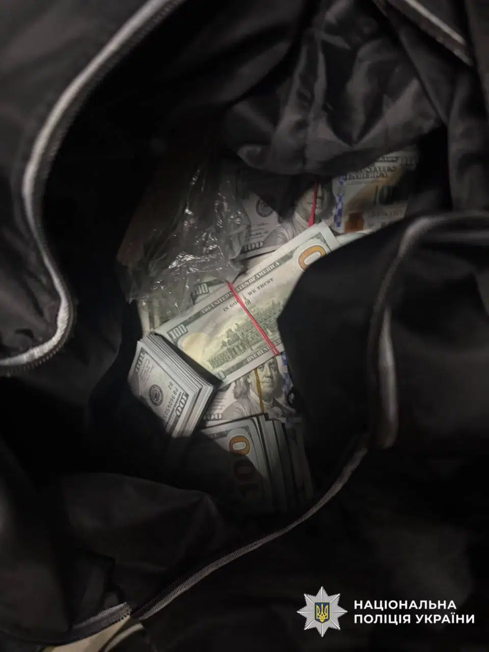 На Київщині шахраї виманили у 71-річної пенсіонерки понад 13 млн грн: погрожували справою за співпрацю з РФ — фото 2