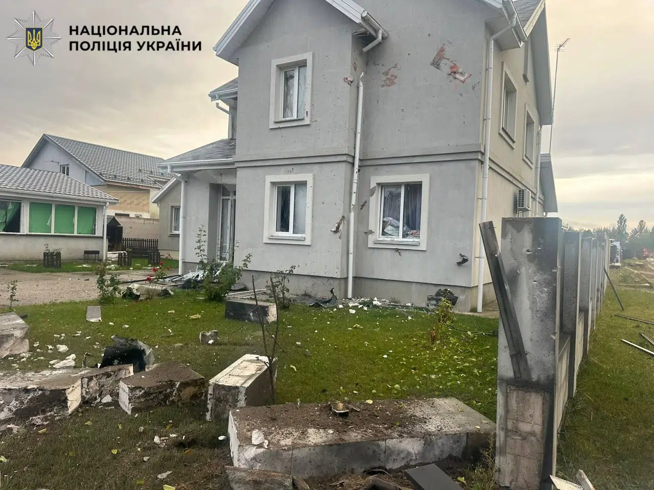 Внаслідок атаки на Київщині загинула людина, троє поранені, руйнування у п’яти районах — фото 3