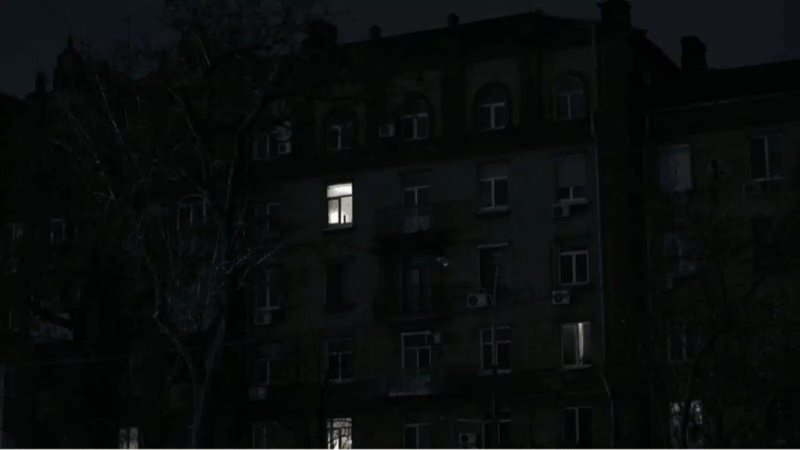 На Київщині 30 жовтня вимикатимуть світло: графіки відключень
