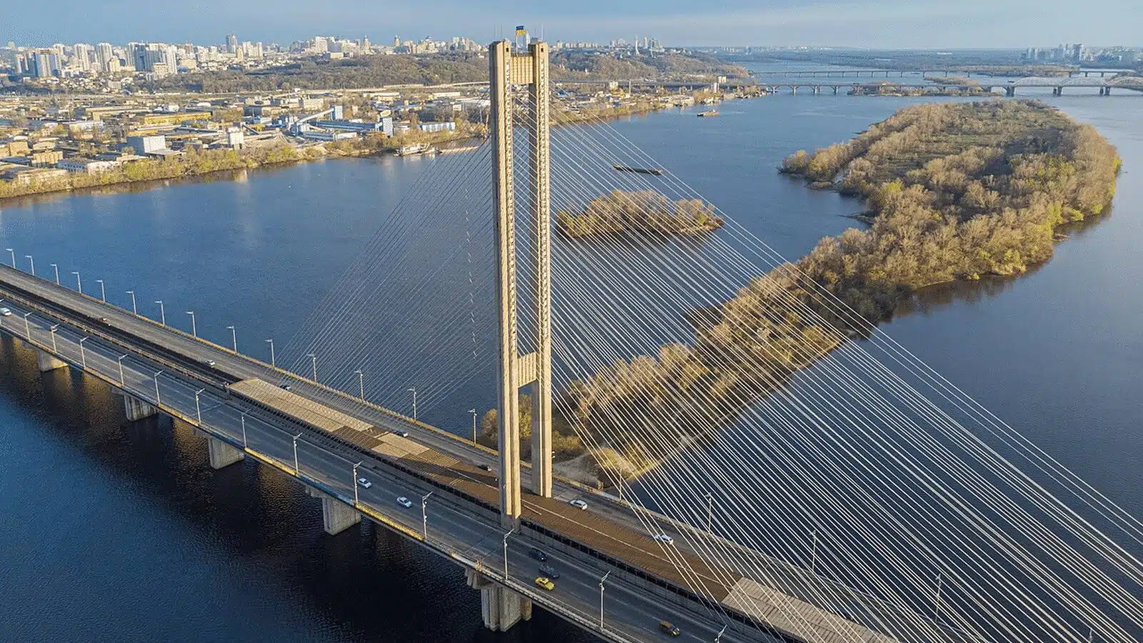 Наслідки атаки на Південний міст: що відомо про стан конструкцій та водні переправи за 1 млрд грн