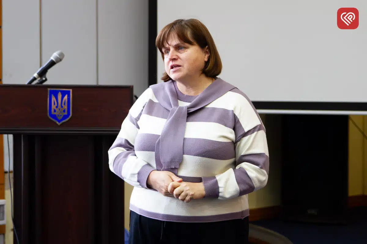 Подяка за велике серце та щоденну працю: у Переяславі привітали працівників соціальної сфери — фото 7