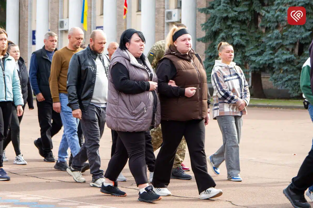 Щодня возив дітей до школи, а потім став на захист України: на Переяславщині попрощалися з Героєм Олександром Кочубеєм — фото 25