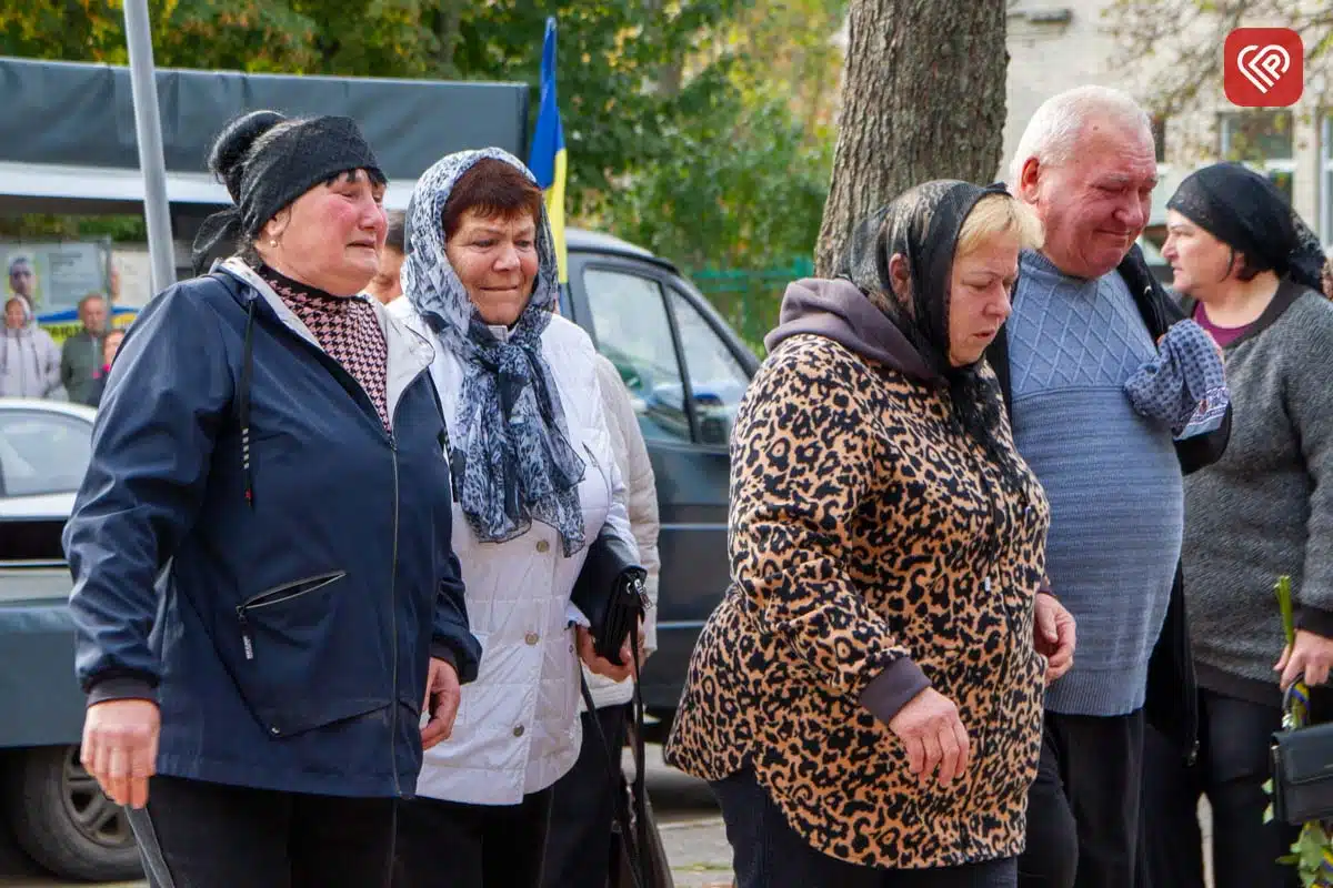 Щодня возив дітей до школи, а потім став на захист України: на Переяславщині попрощалися з Героєм Олександром Кочубеєм — фото 3