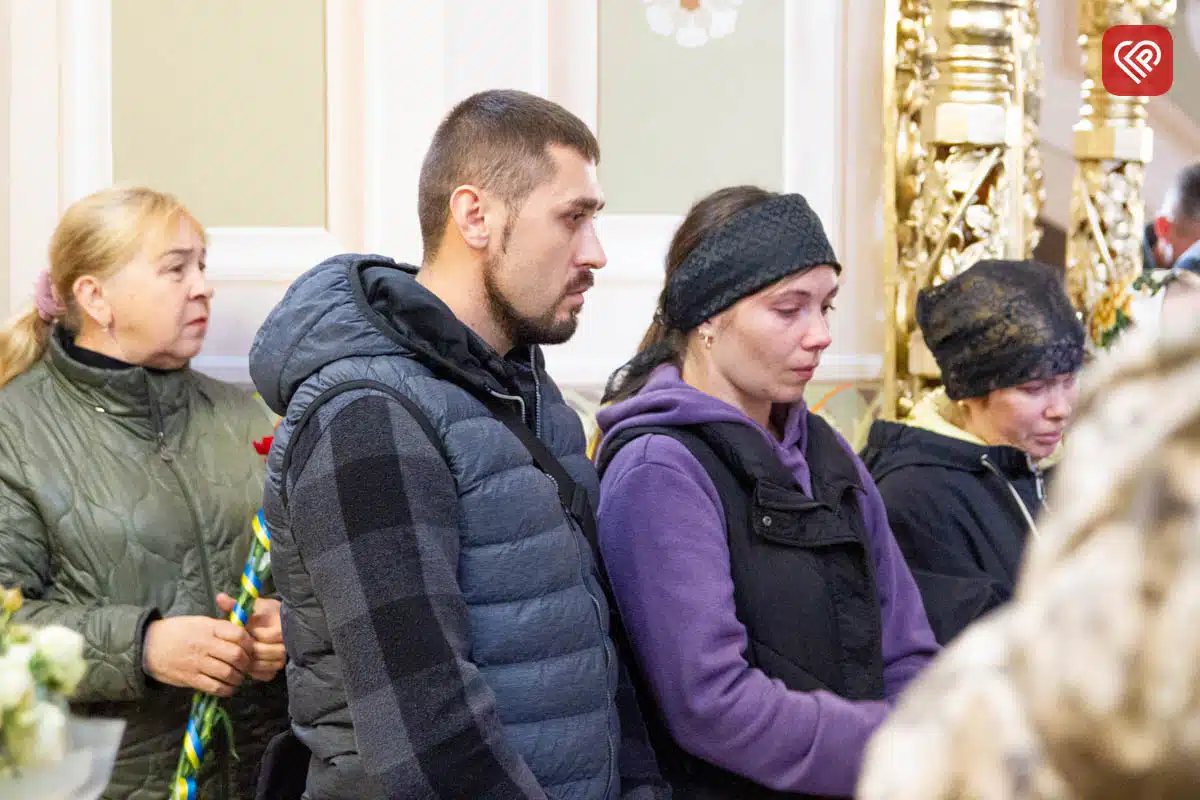 Щодня возив дітей до школи, а потім став на захист України: на Переяславщині попрощалися з Героєм Олександром Кочубеєм — фото 9