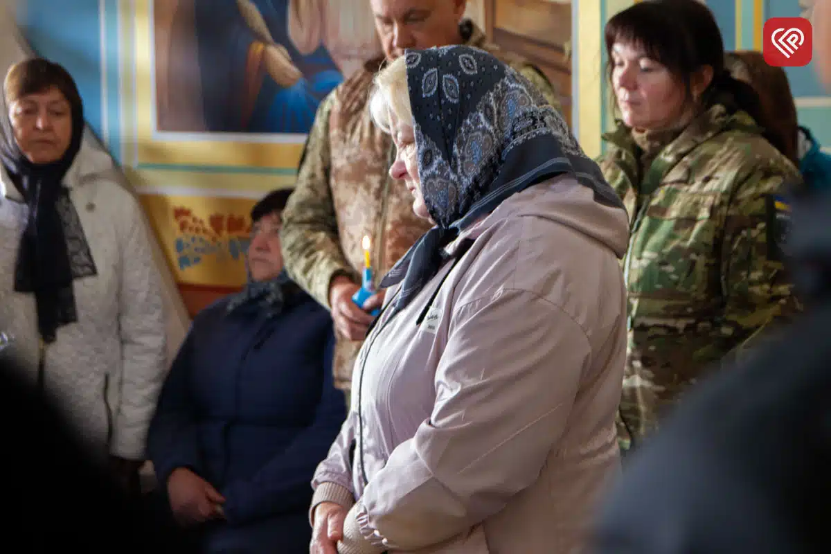 «Він захищав нас від небезпеки з неба, а тепер оберігатиме з небес»: у Переяславі попрощалися з командиром взводу ДФТГ Андрієм Литвиненком — фото 20