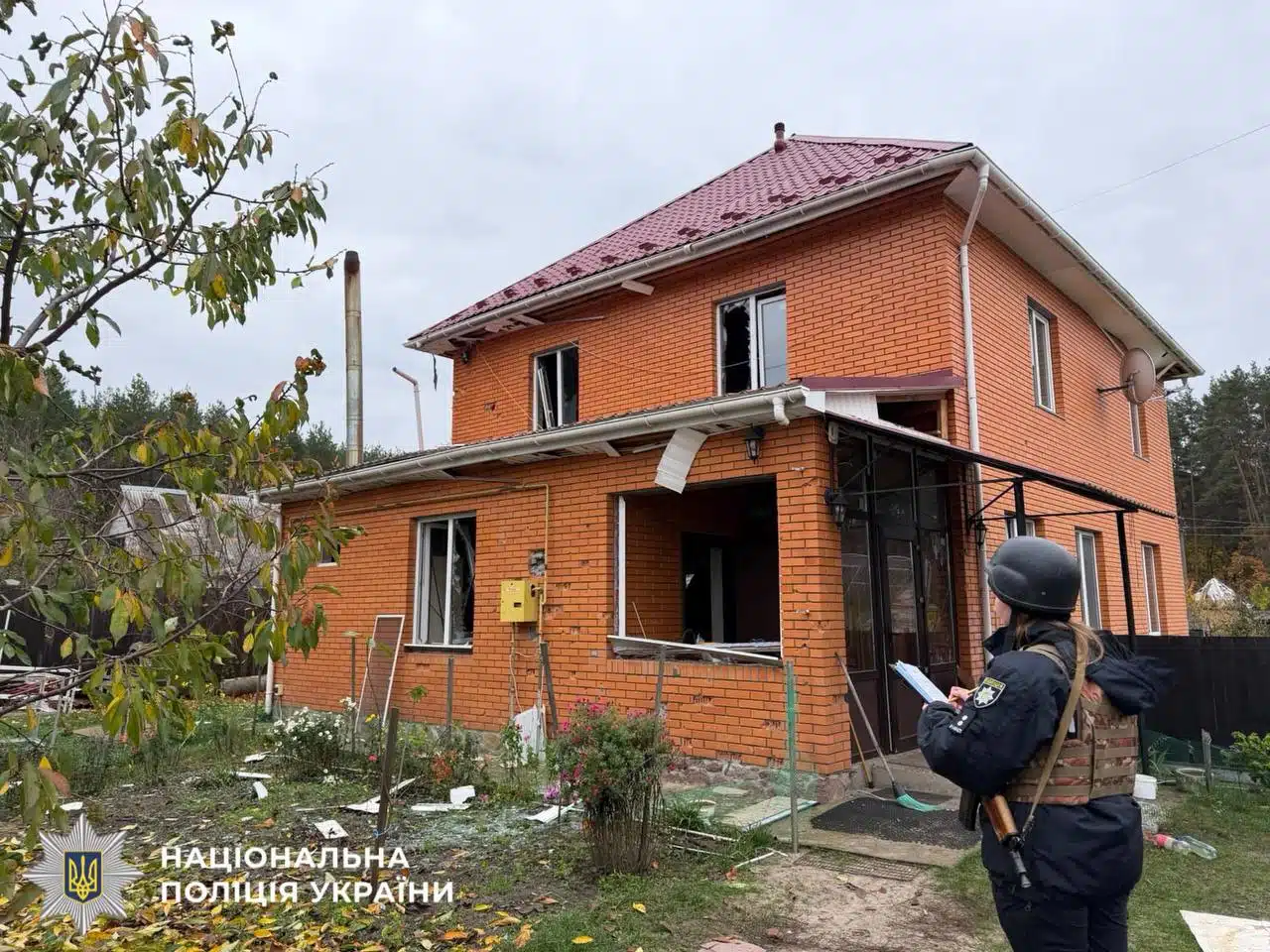 На Київщині внаслідок атаки постраждала людина, пошкоджені будинки — фото 4