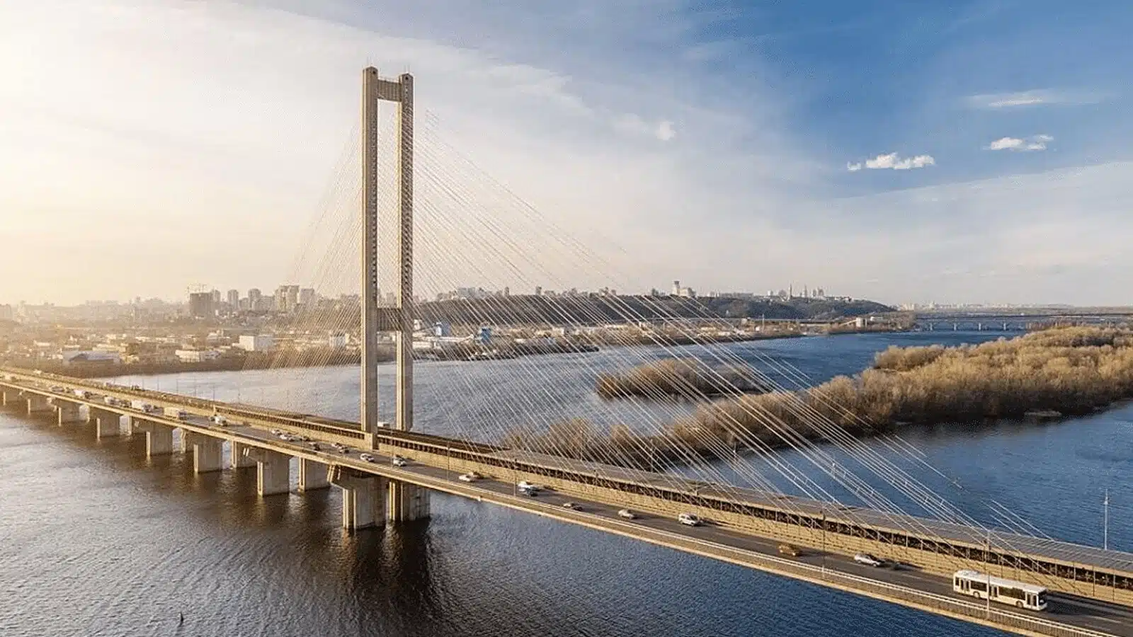 Південний міст у Києві відкрили в обох напрямках: які є обмеження